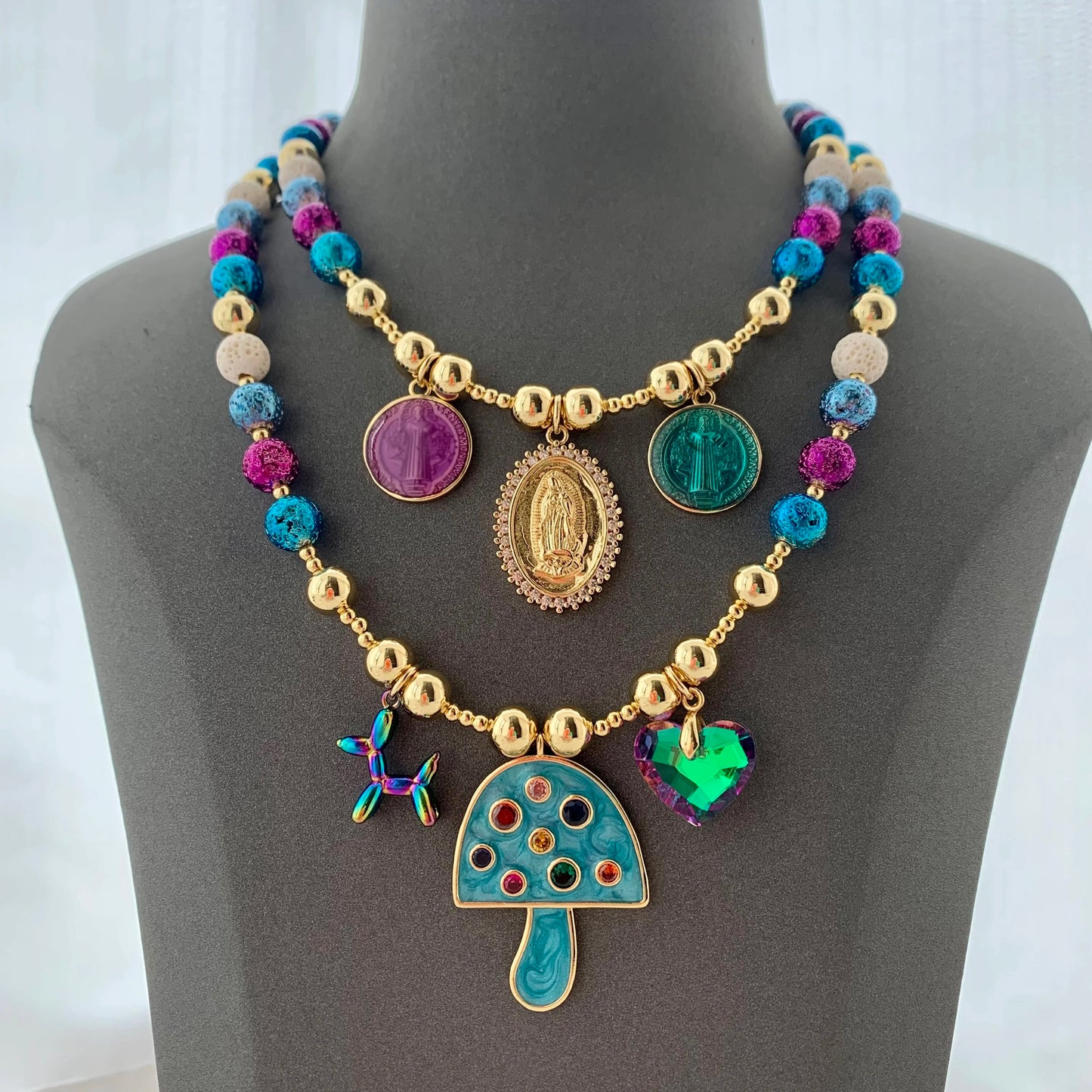 Collar virgen honguito
