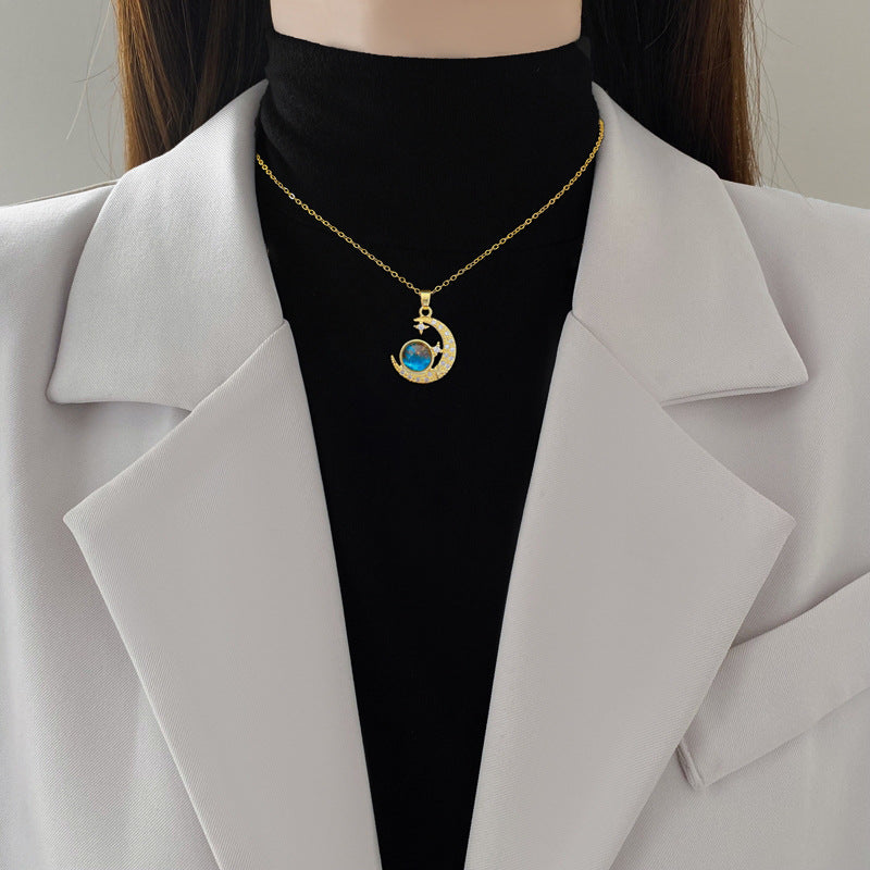 Collar luna azul