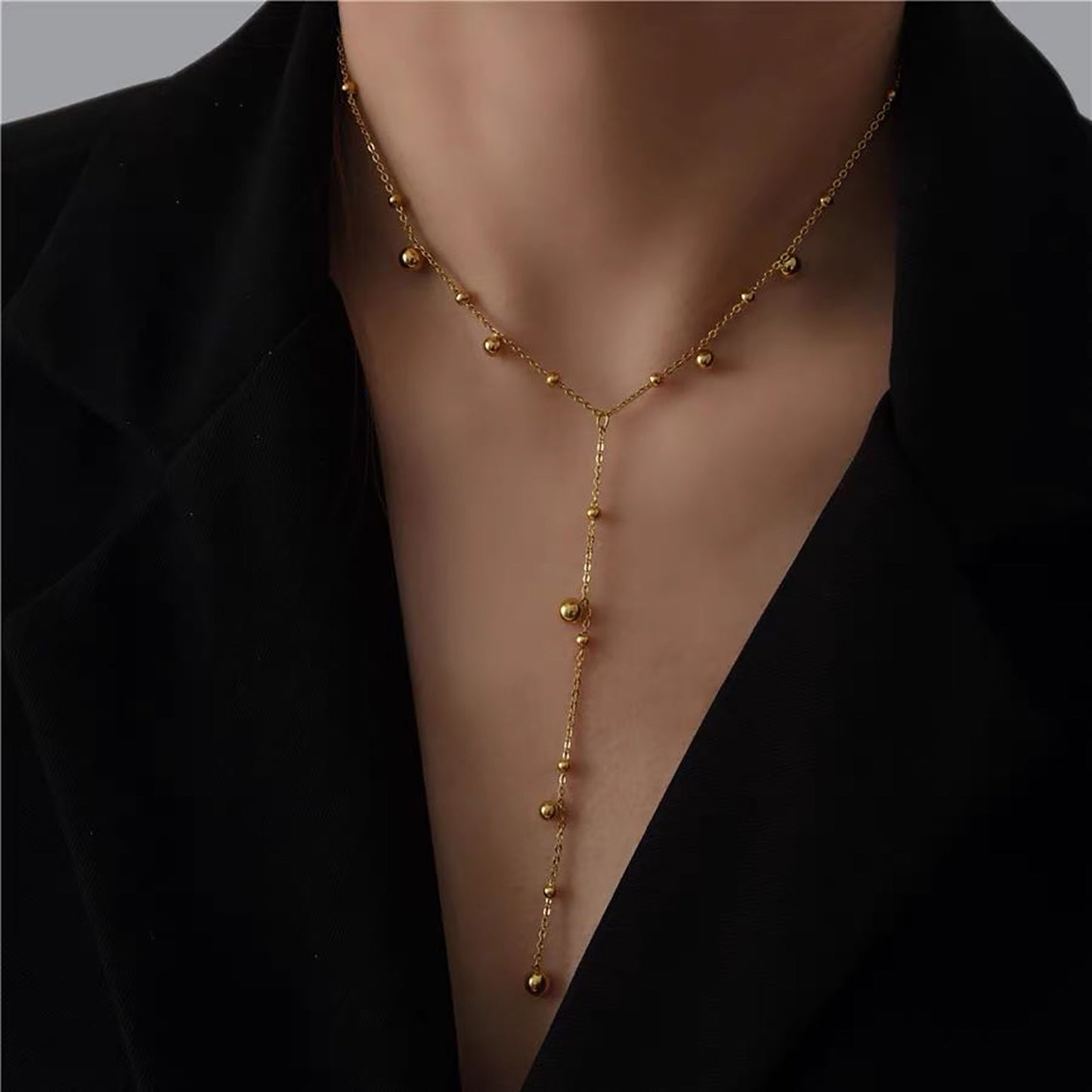 Collar Corbatero bolitas
