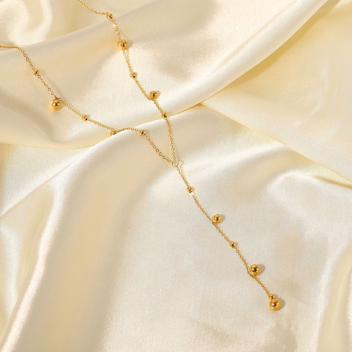 Collar Corbatero bolitas