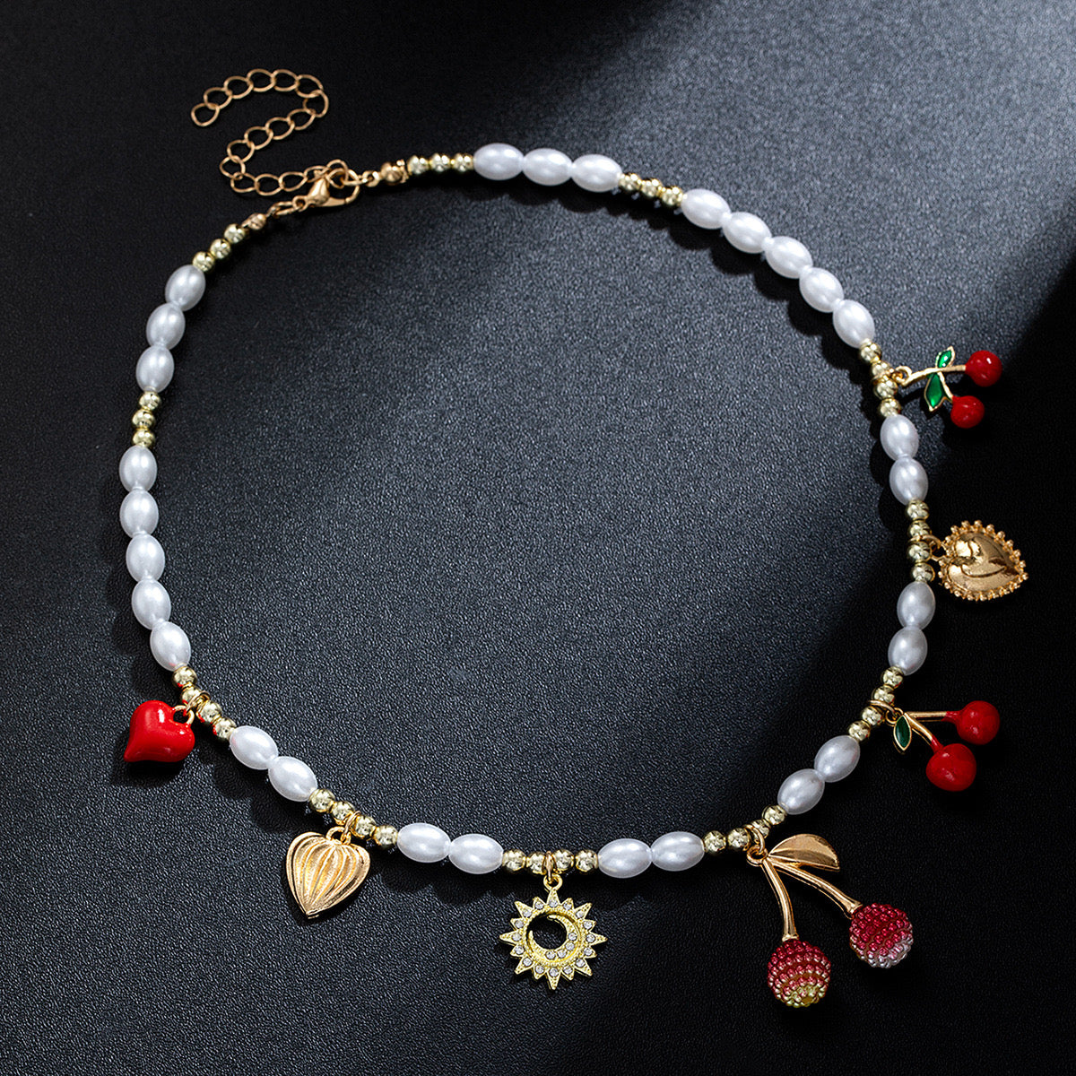 Collar perlas con cereza linda