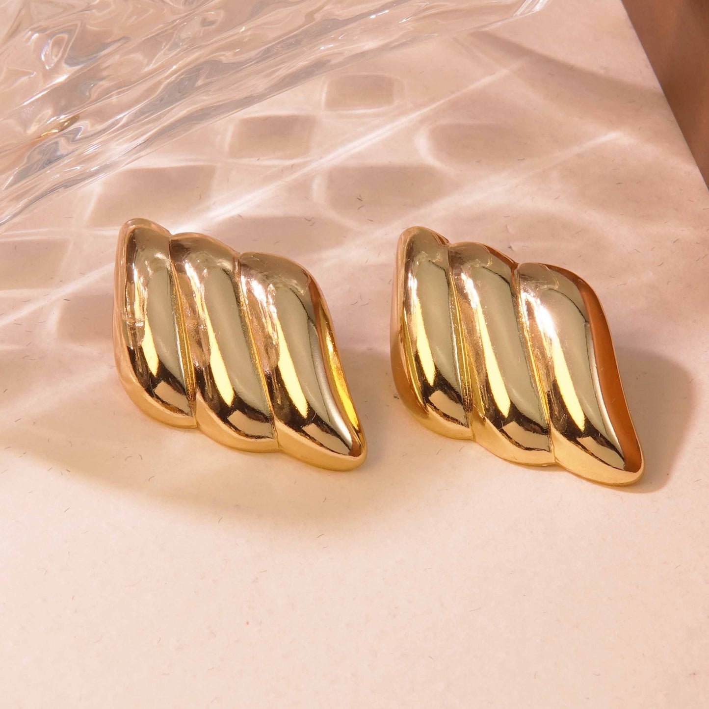 Aretes Ares