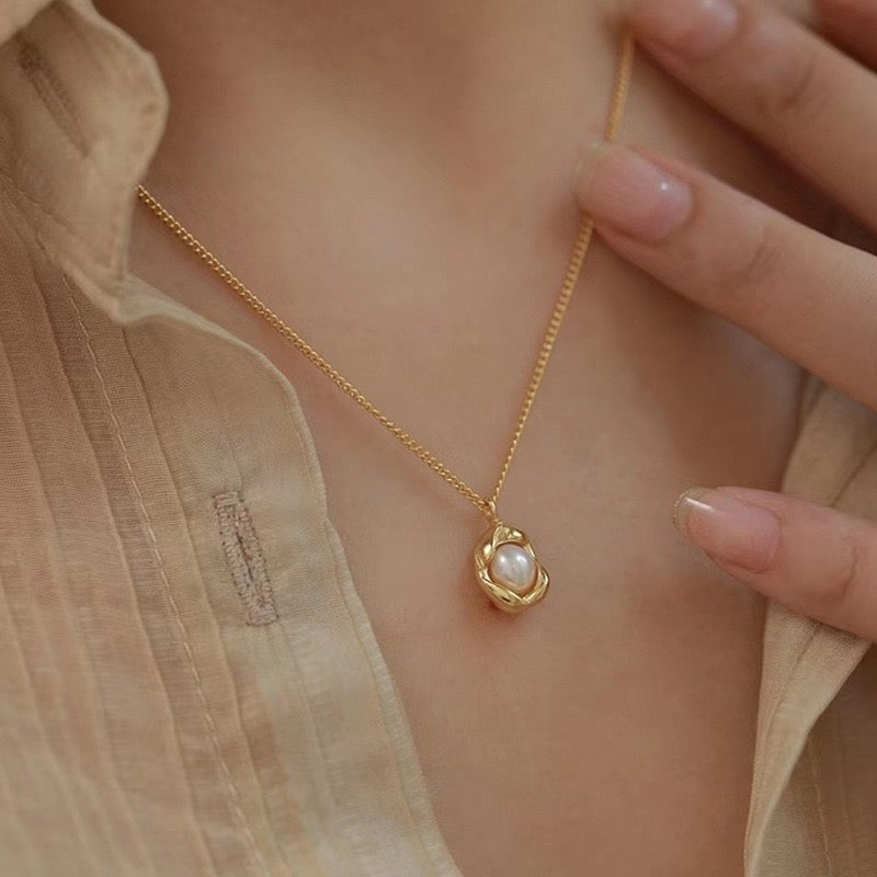 Collar perlita sencilla