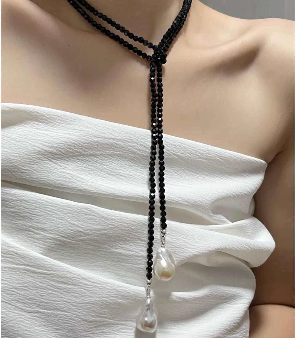 Collar Corbatero negro con perla