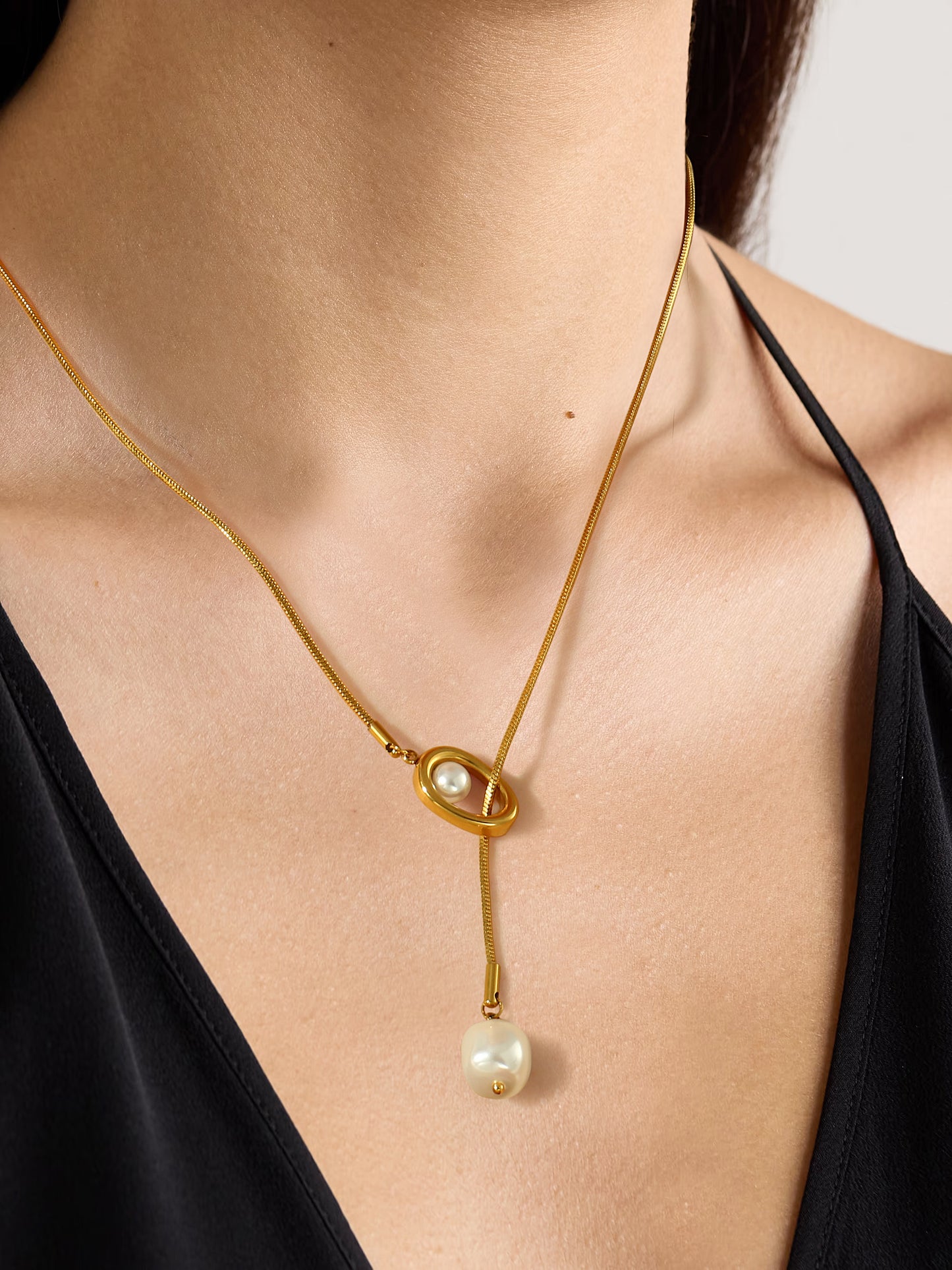 Corbatero elegante con perla plata