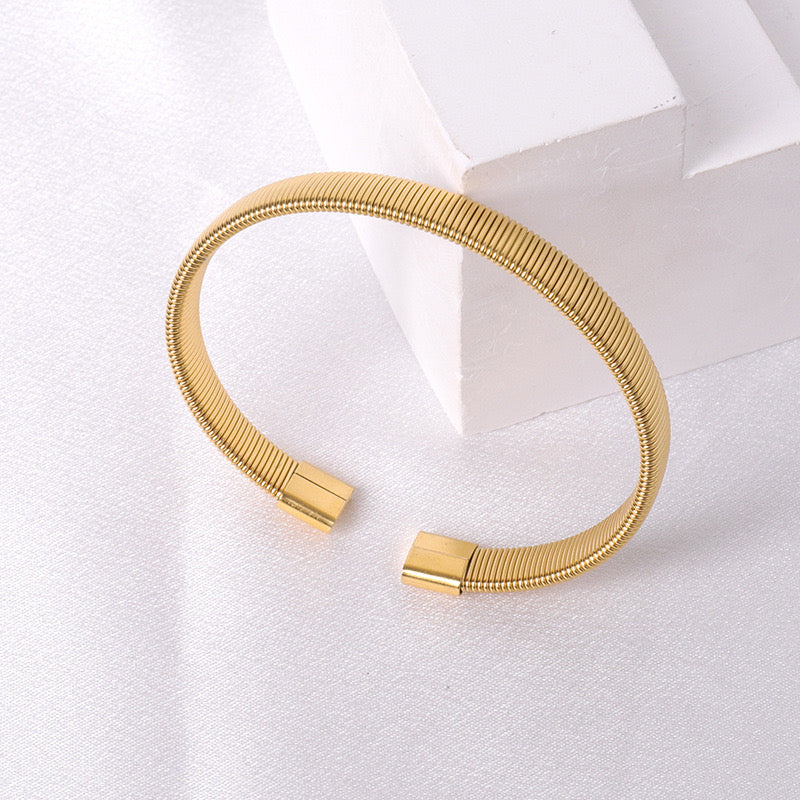 Pulsera abierta