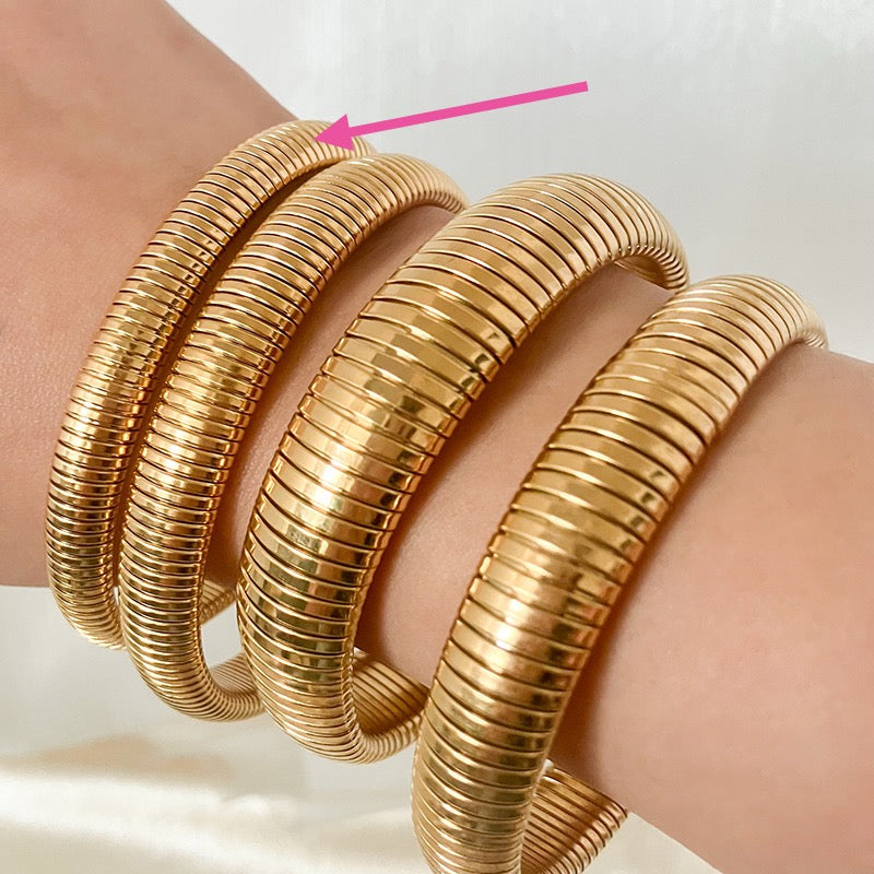 Pulsera gusano de .8 mm