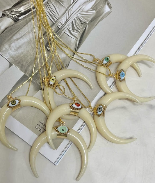 Collar cuerno