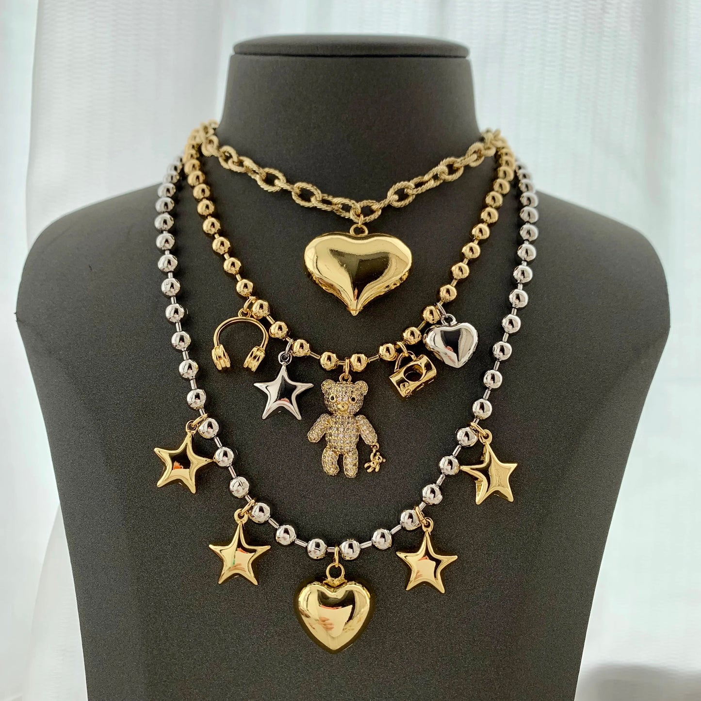 Collar corazones estrellado