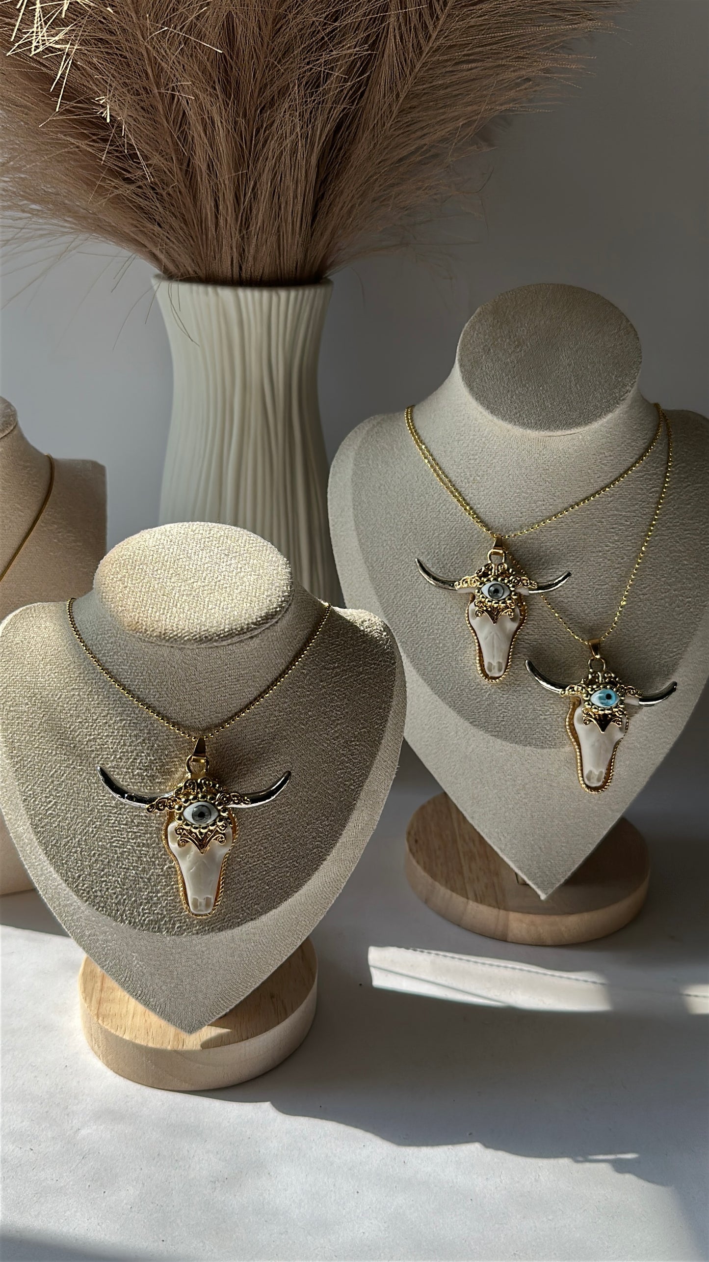 Collar toro ojo de cristal