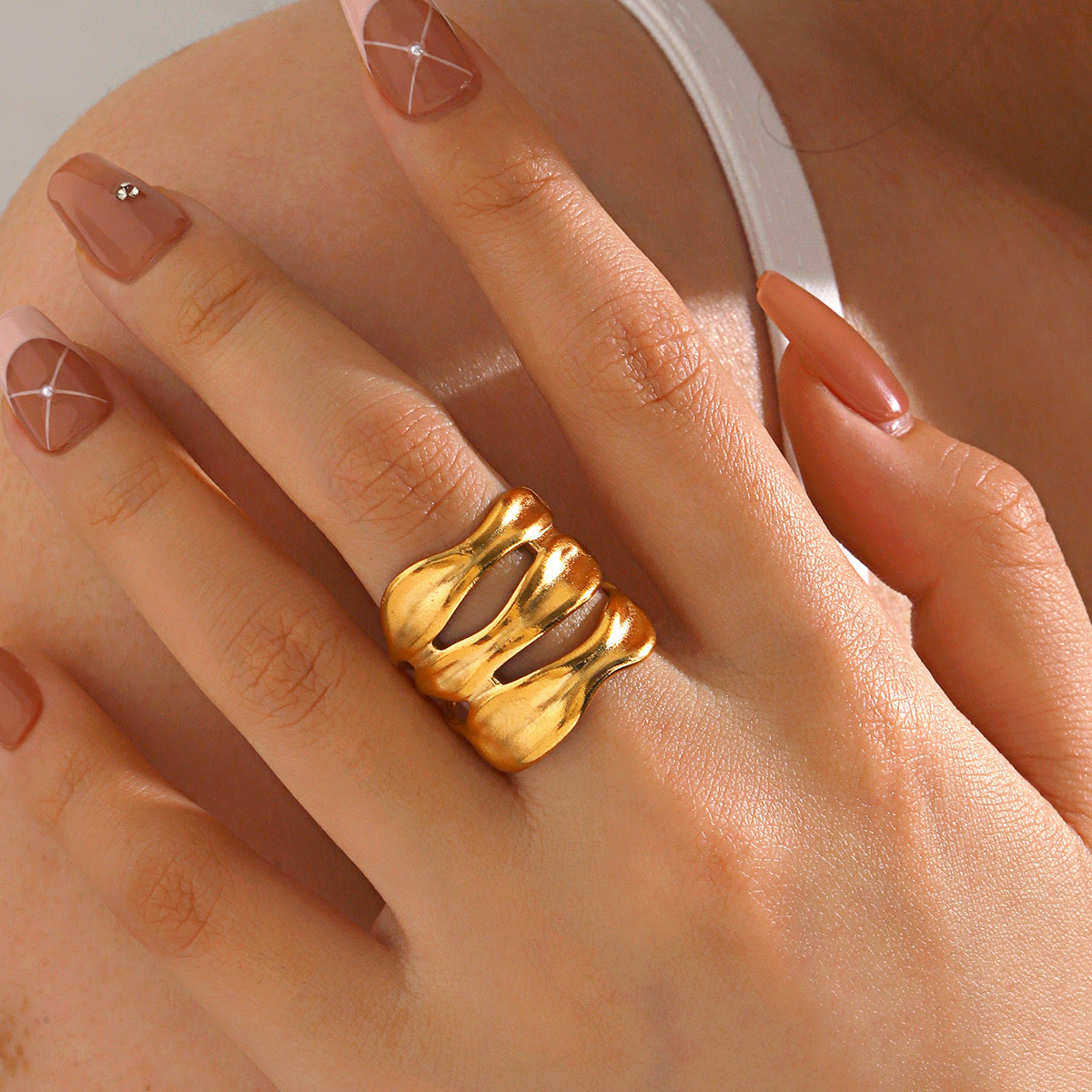 Anillo grueso líneas