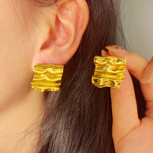 Aretes corazón cuadro arrugado