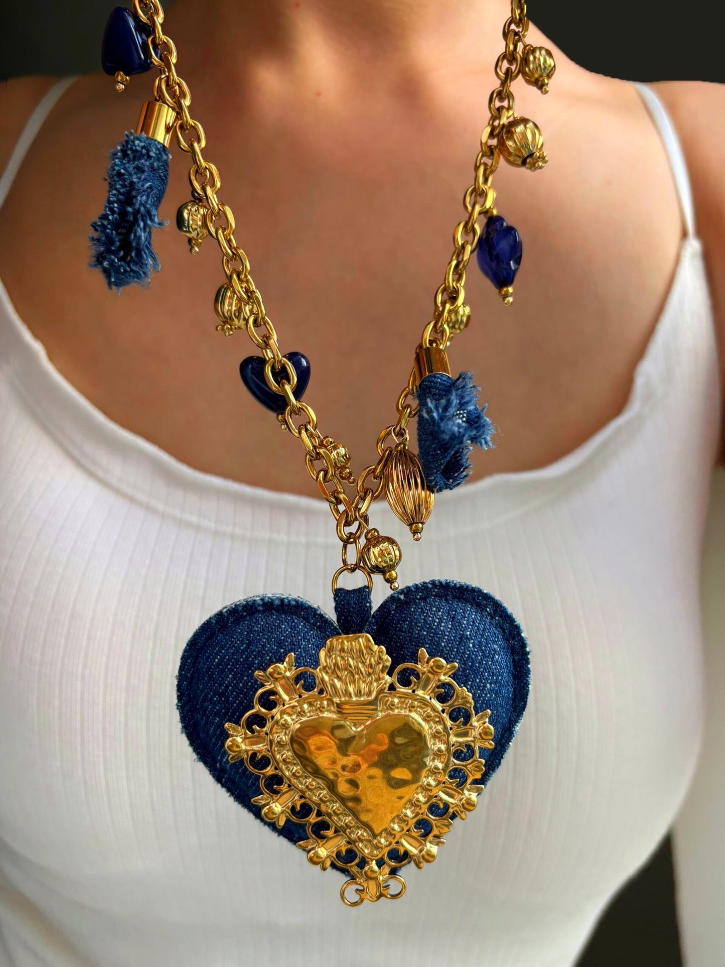 Collar súper largo corazón mezclilla