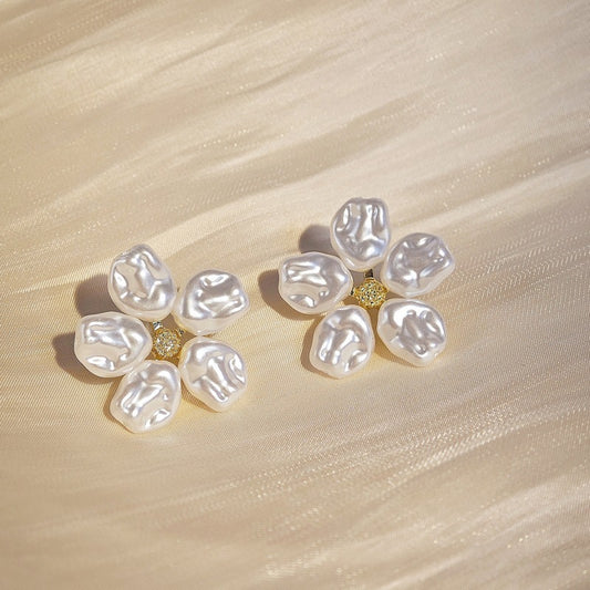 Aretes flor aperlado