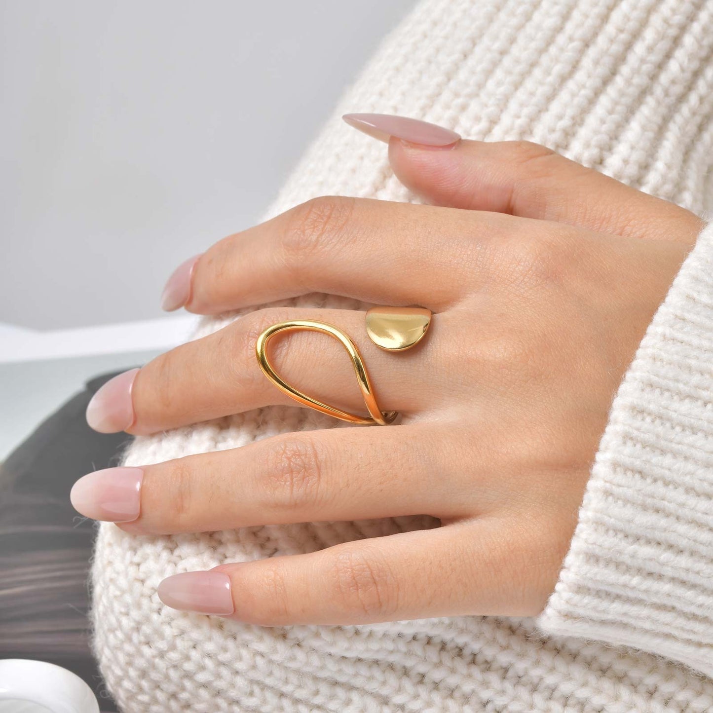 Anillo enlazado contorno