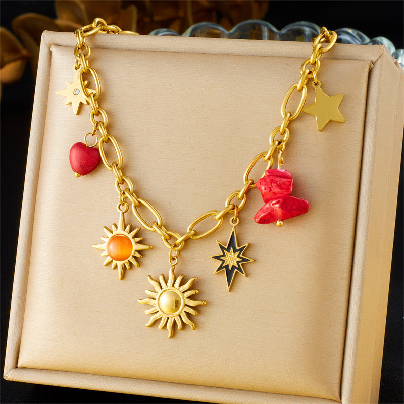 Collar Charms sol con rojito