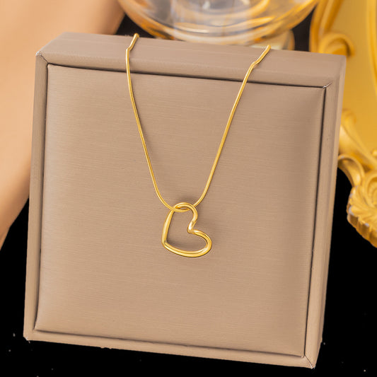 Collar corazón medio enlazado