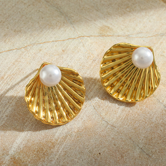 Aretes concha con perlita