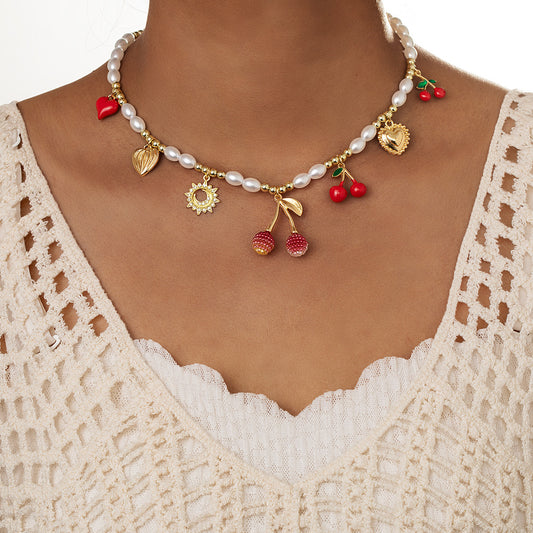 Collar perlas con cereza linda