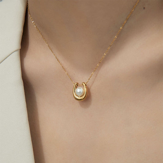 Collar perlita con herradura